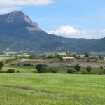 Vista de Peña Oroel desde el sendero de Caniás